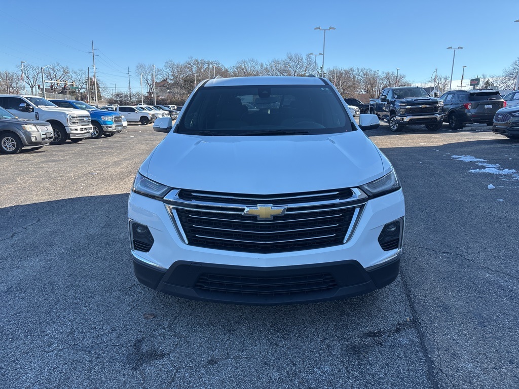 Used 2022 Chevrolet Traverse 1LT with VIN 1GNERGKW8NJ173327 for sale in Kansas City