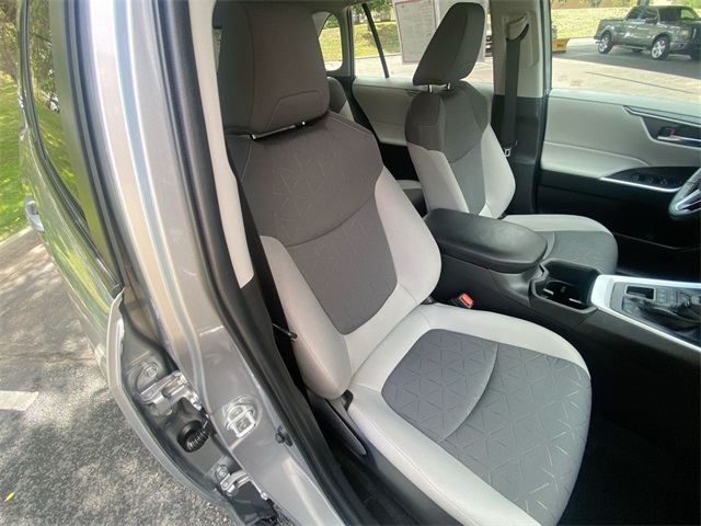 2022 Toyota RAV4 XLE photo 15