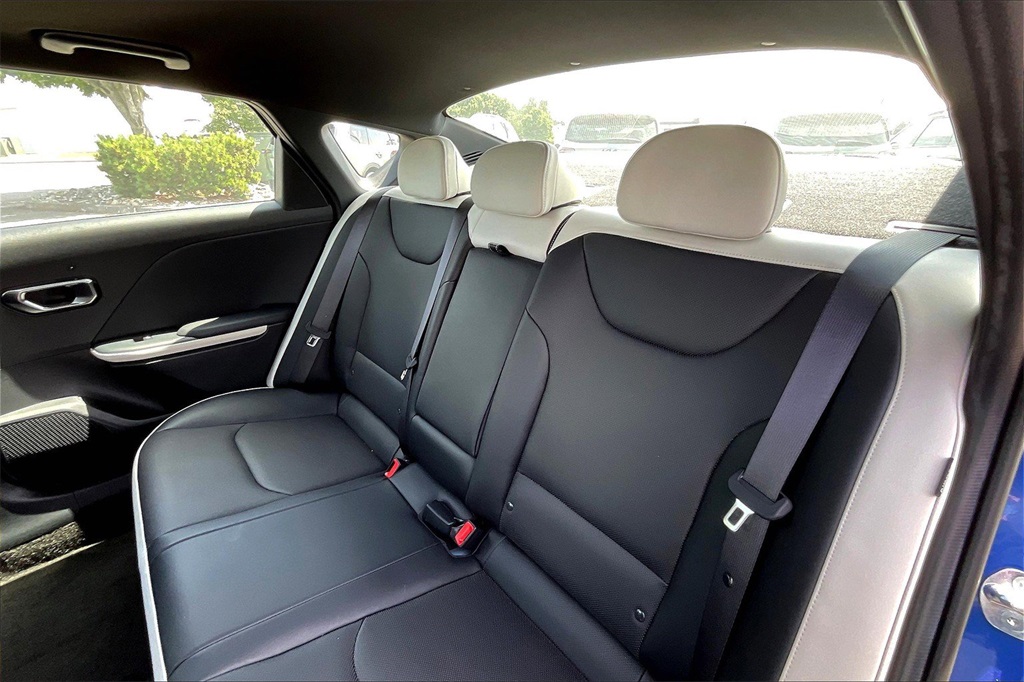 2025 Kia K4 GT-Line Turbo photo 10