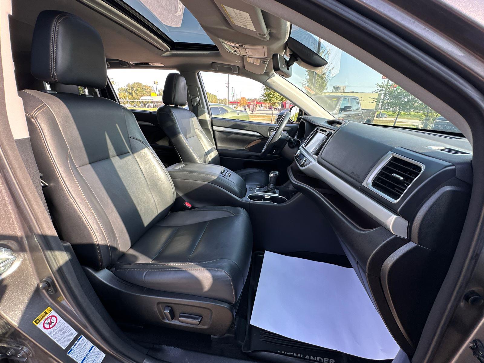2018 Toyota Highlander XLE photo 32