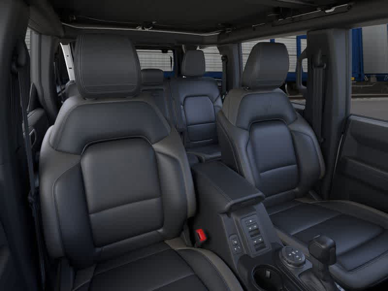 2025 Ford Bronco Outer Banks photo 9