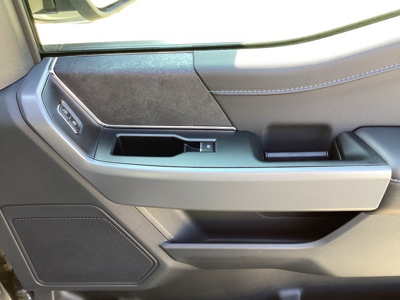 2025 Ford F-150 XLT photo 17
