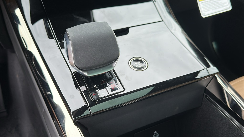2025 Land Rover Range Rover Sport SE photo 15