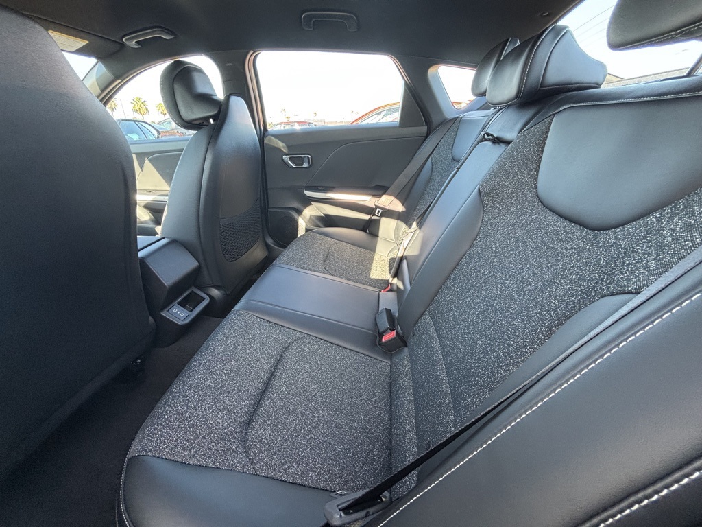 2025 Kia K4 GT-Line photo 13