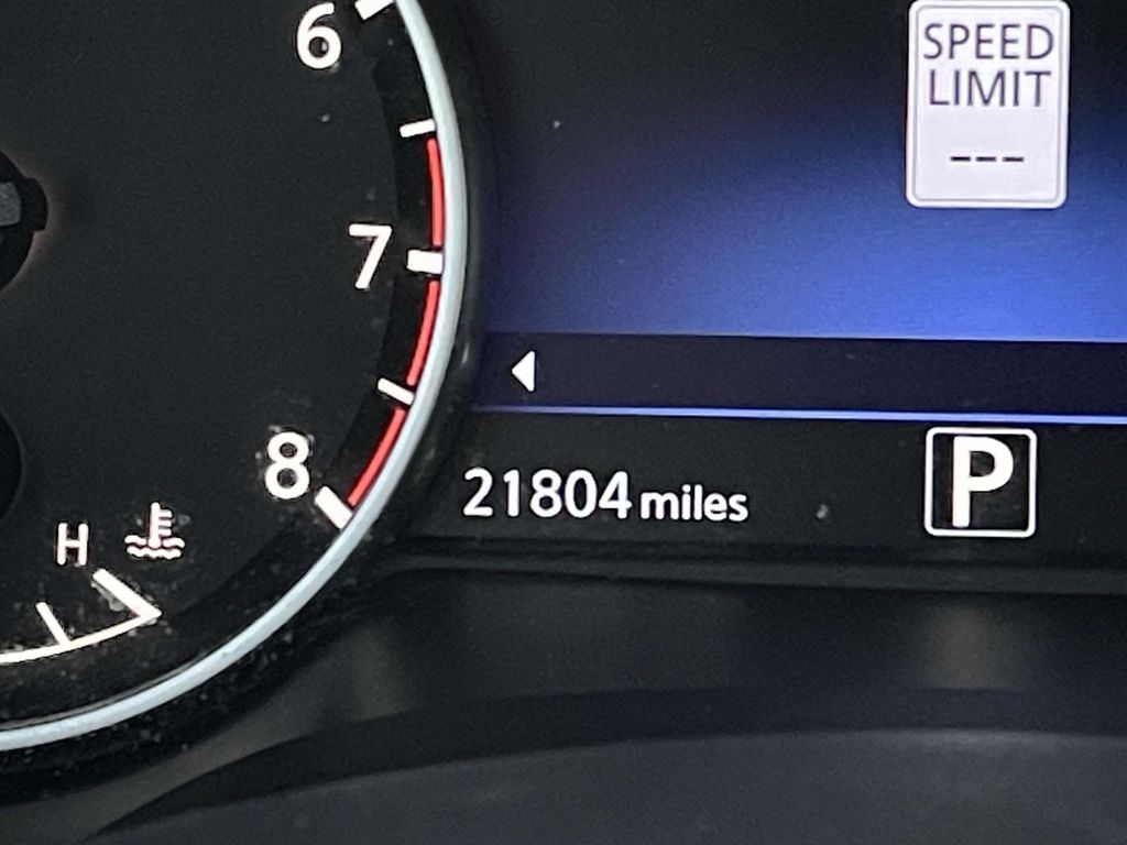 2020 Nissan Maxima SV photo 14