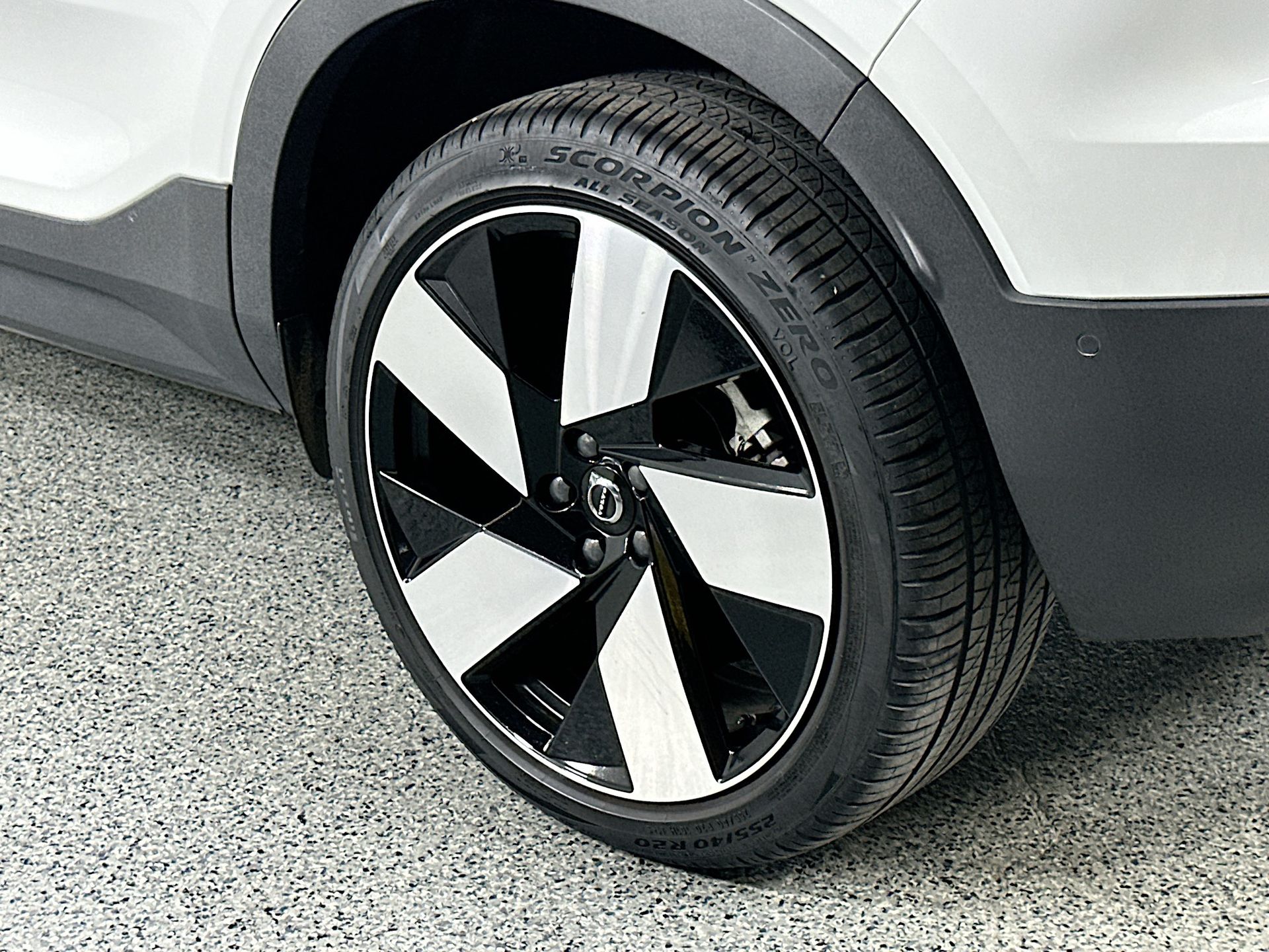 2023 Volvo C40 Recharge Ultimate photo 6