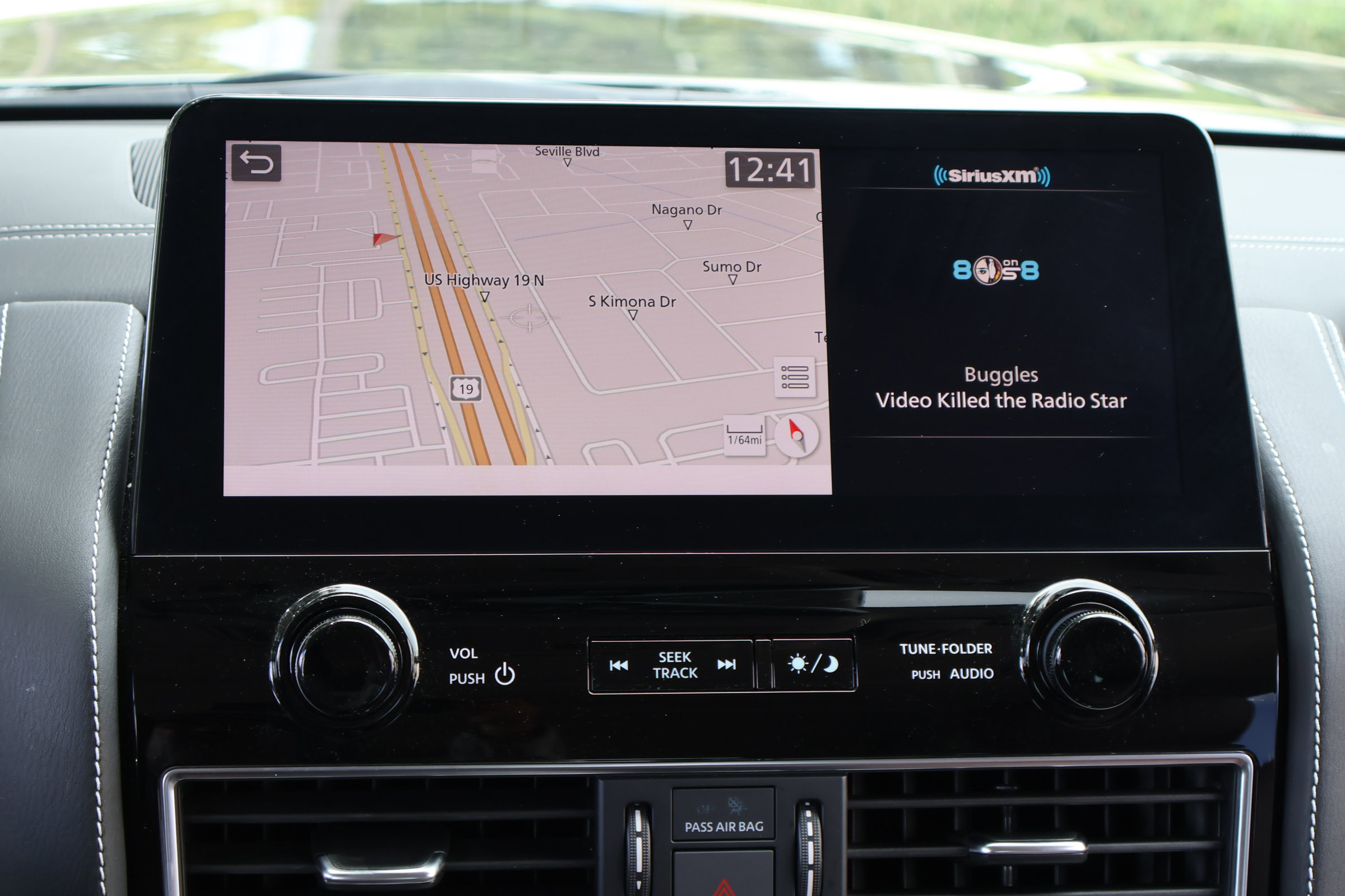 2023 Infiniti QX80 Premium Select photo 3