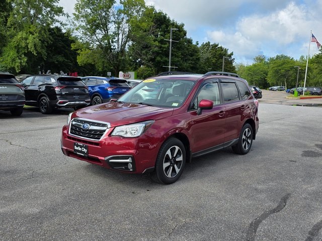 2017 Subaru Forester 2.5i Premium photo 2
