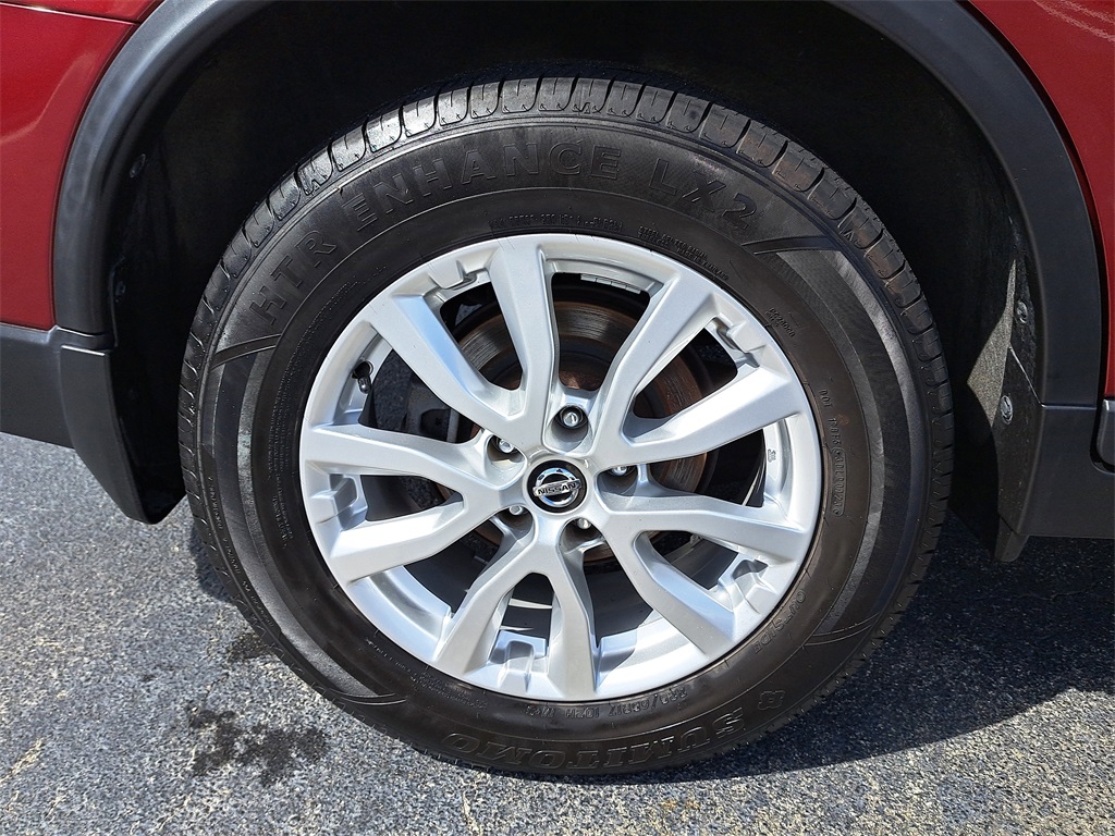 2018 Nissan Rogue SV photo 7