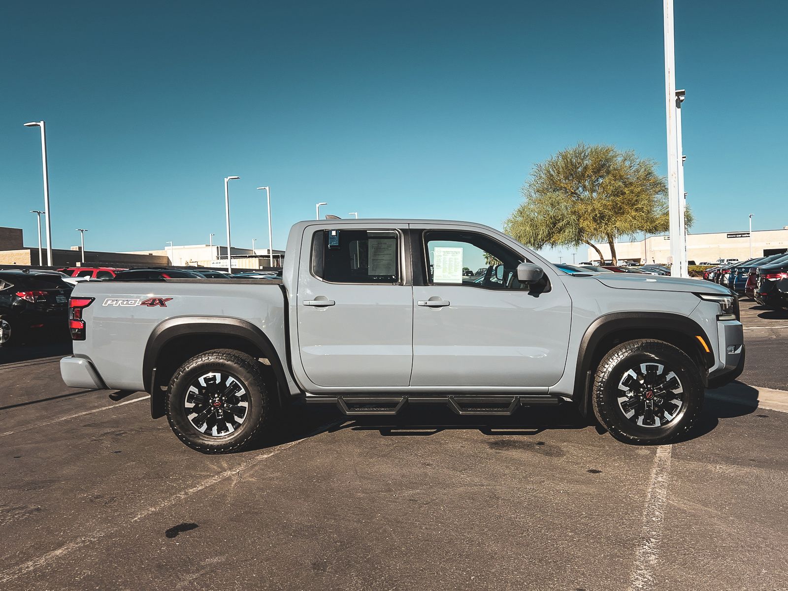2023 Nissan Frontier PRO-4X photo 8