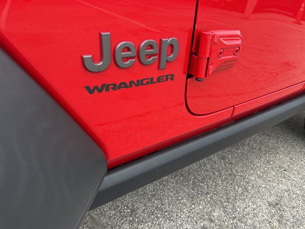 2021 Jeep Wrangler Rubicon photo 18