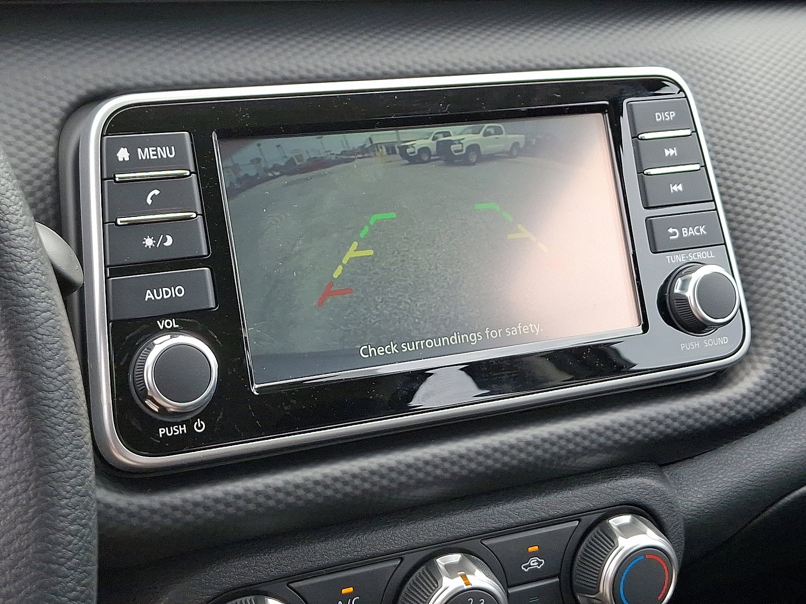 2025 Nissan Kicks Play S photo 12