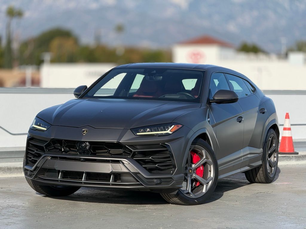 2022 Lamborghini Urus Base's photo