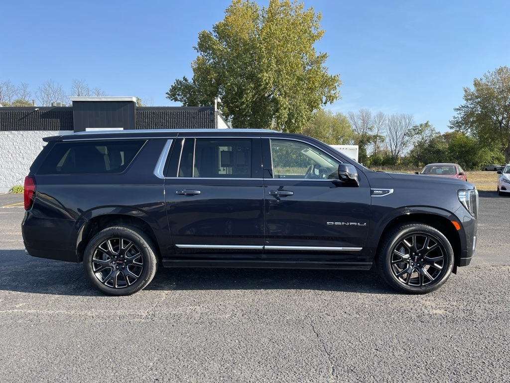 2023 Gmc Yukon XL Denali photo 2