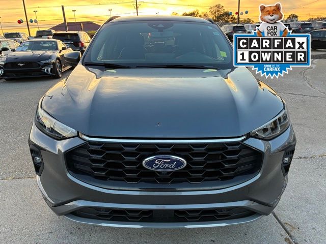 2024 Ford Escape Hybrid ST-Line Elite photo 2