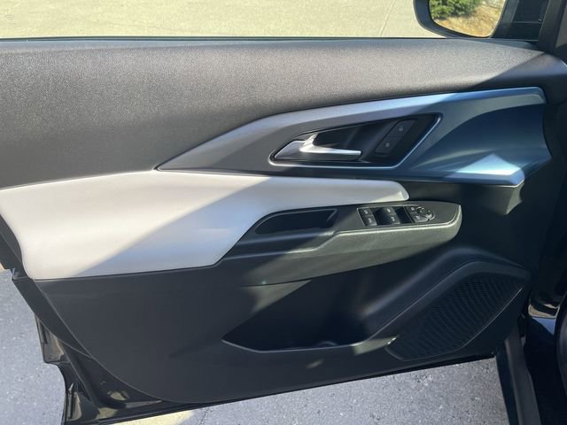 2025 Chevrolet Equinox EV 1LT photo 2