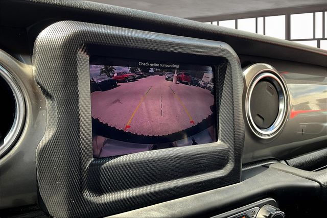 2020 Jeep Wrangler Unlimited Sahara photo 22