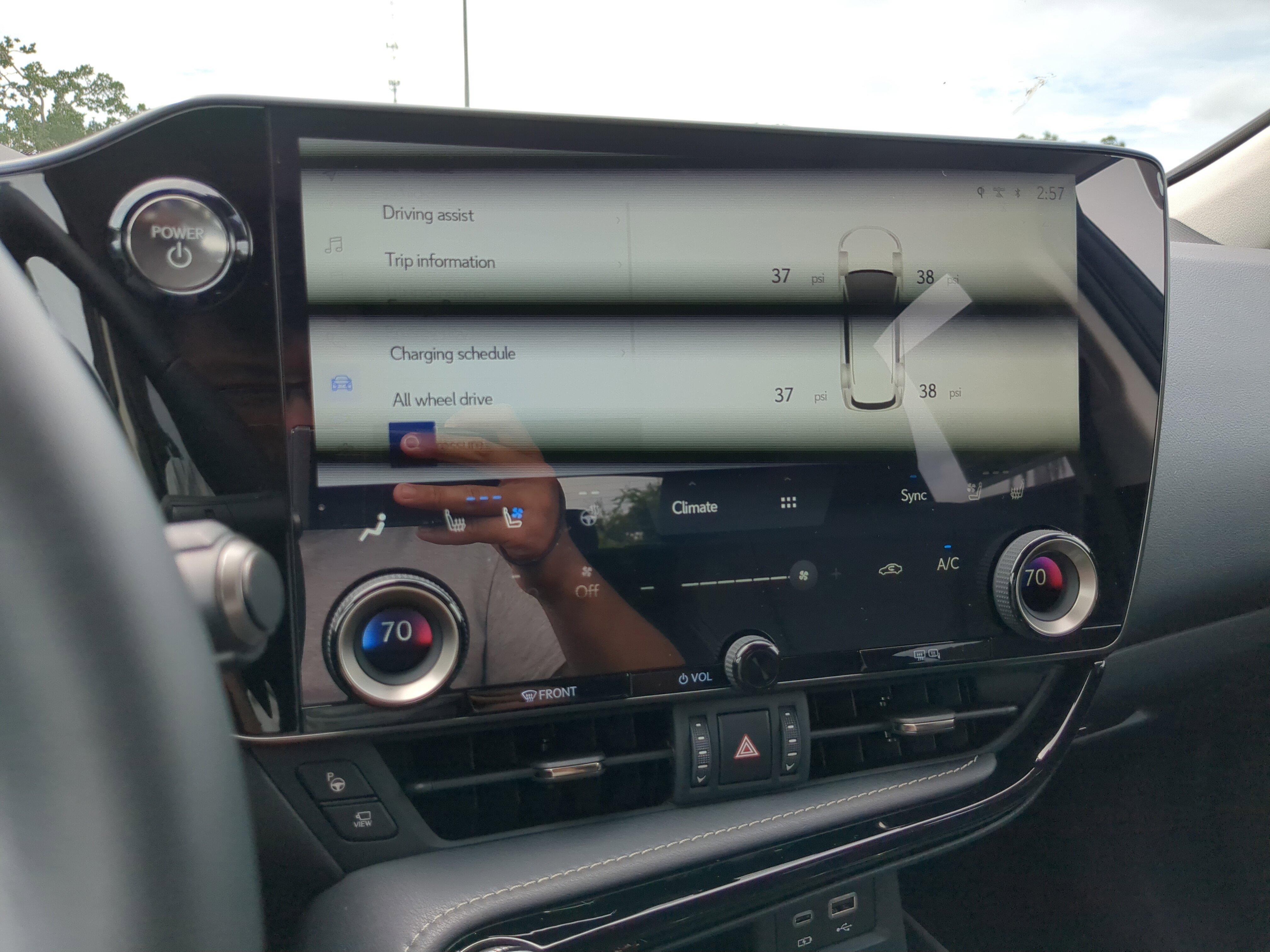 2025 Lexus NX 450h+ Luxury AWD photo 14
