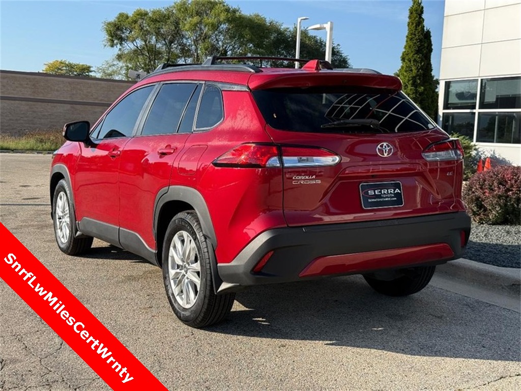 2024 Toyota Corolla Cross LE photo 3