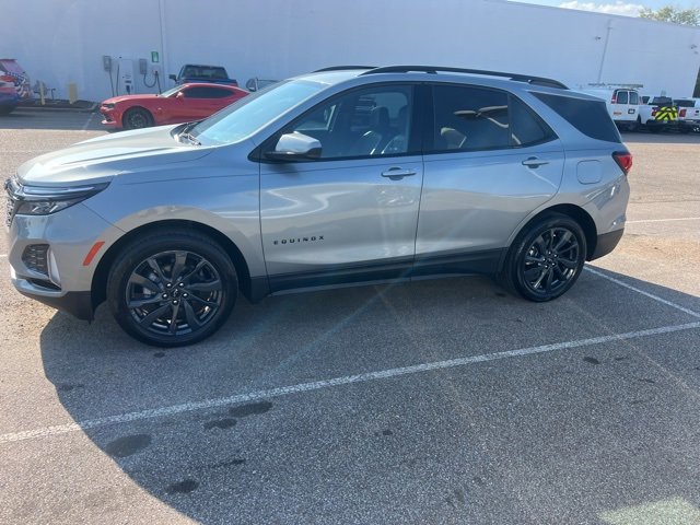 2024 Chevrolet Equinox RS photo 2