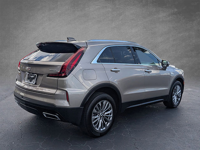 2024 Cadillac XT4 Premium Luxury photo 6