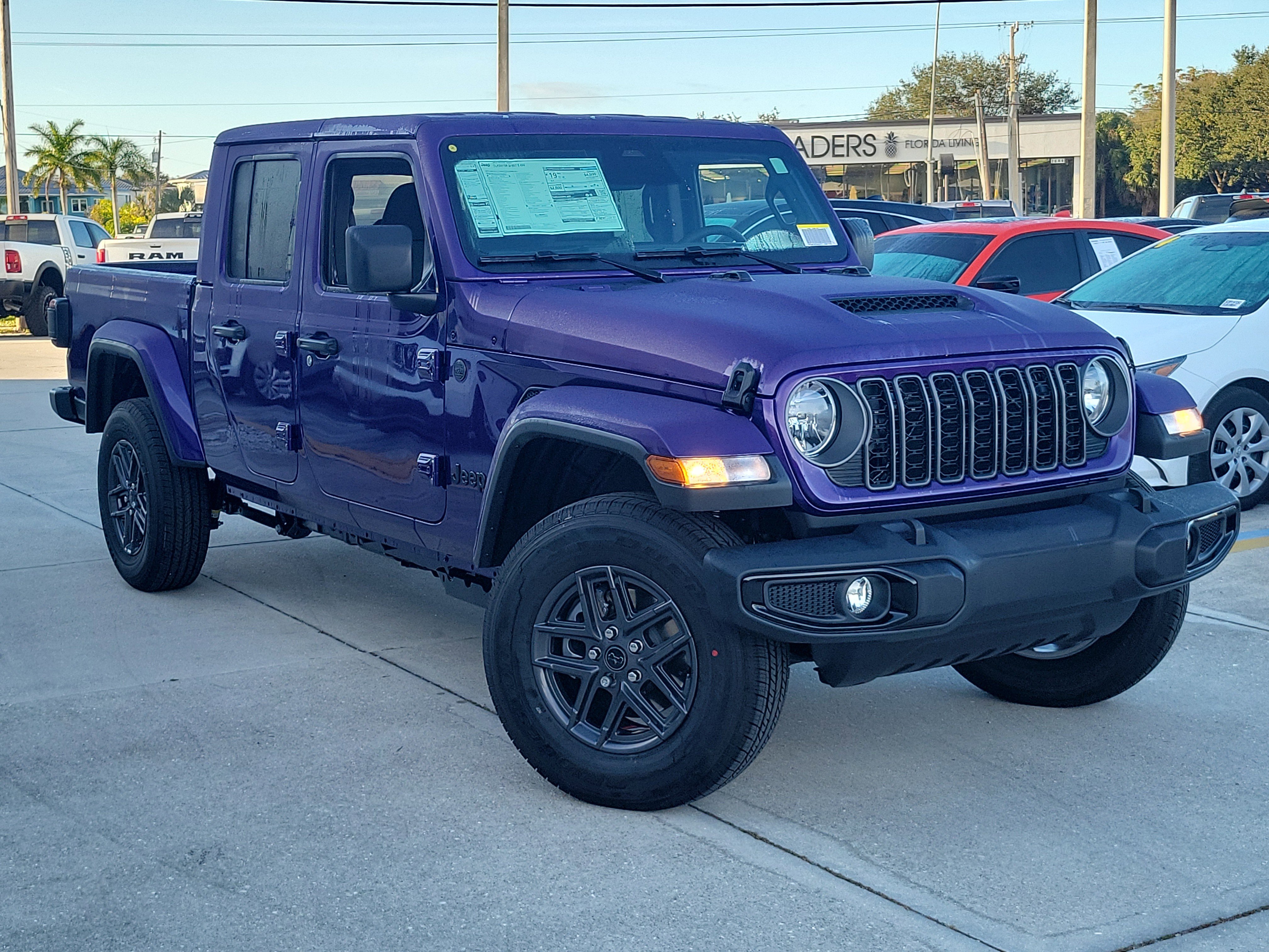 2026 Jeep Gladiator Sport S's photo