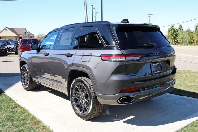 2025 Jeep Grand Cherokee Summit photo 29