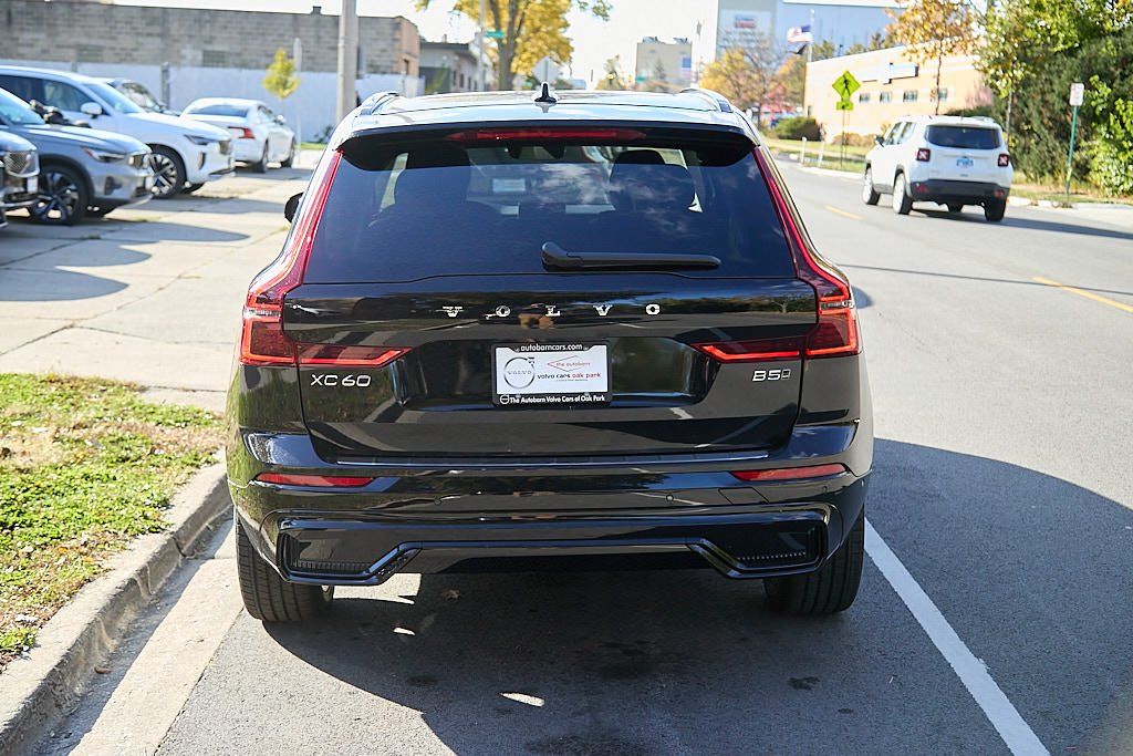 2026 VOLVO XC60 - Image 7