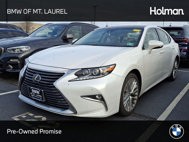 2016 Lexus ES 350's photo
