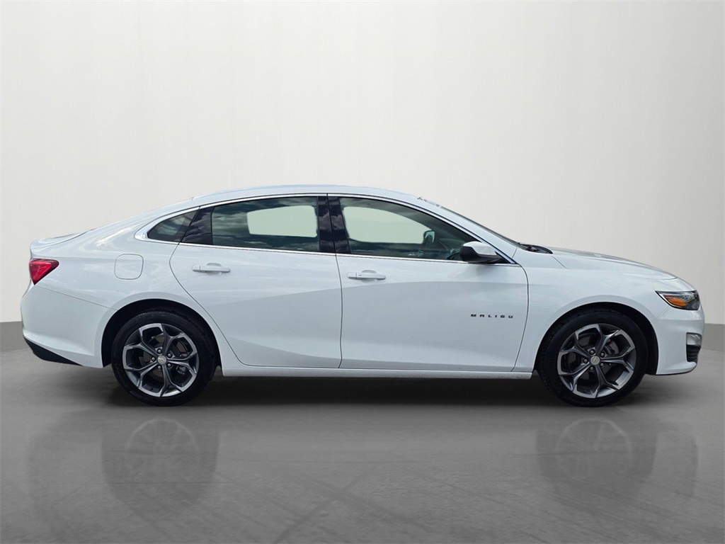 2024 Chevrolet Malibu 1LT photo 4