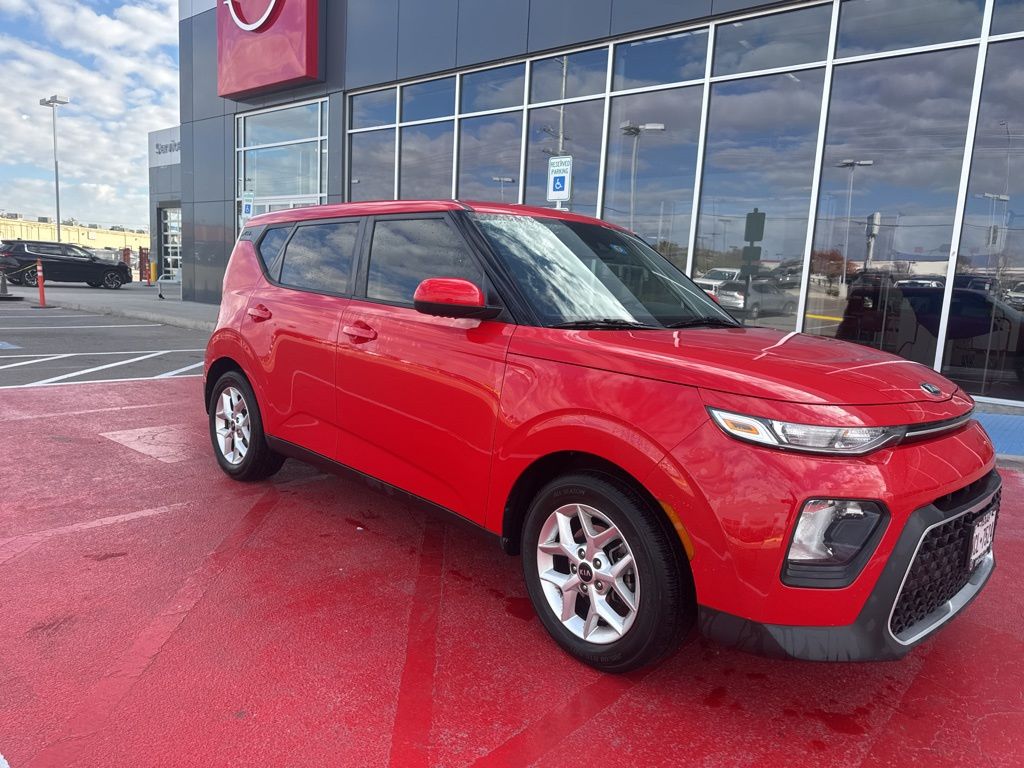 2020 Kia Soul S photo 2