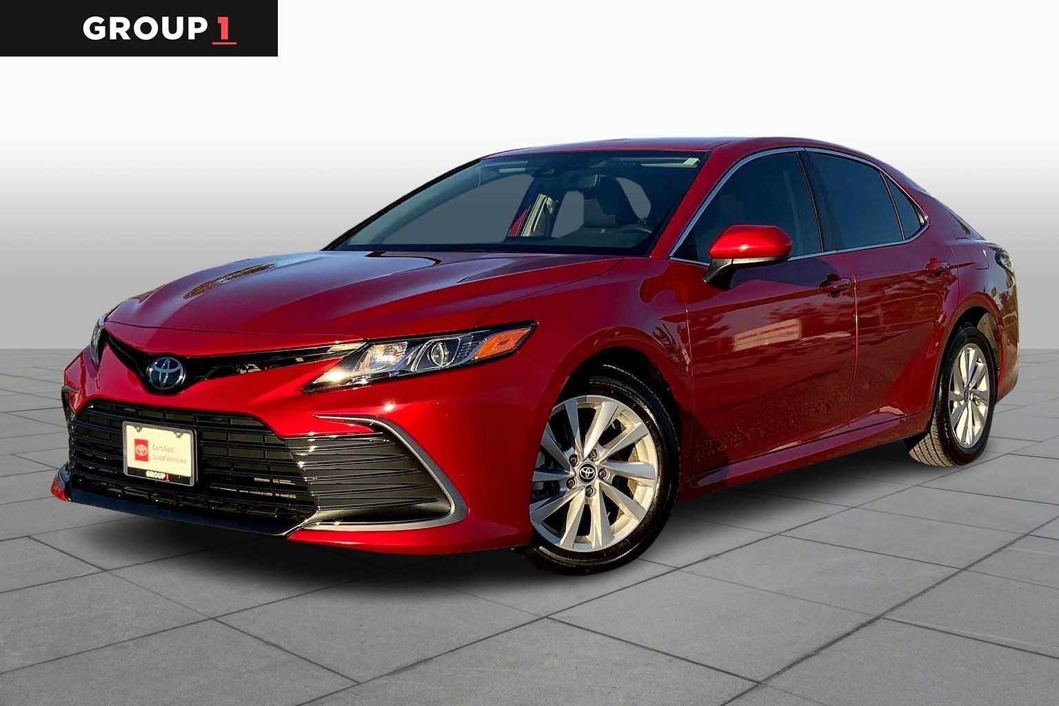 2023 Toyota Camry LE's photo