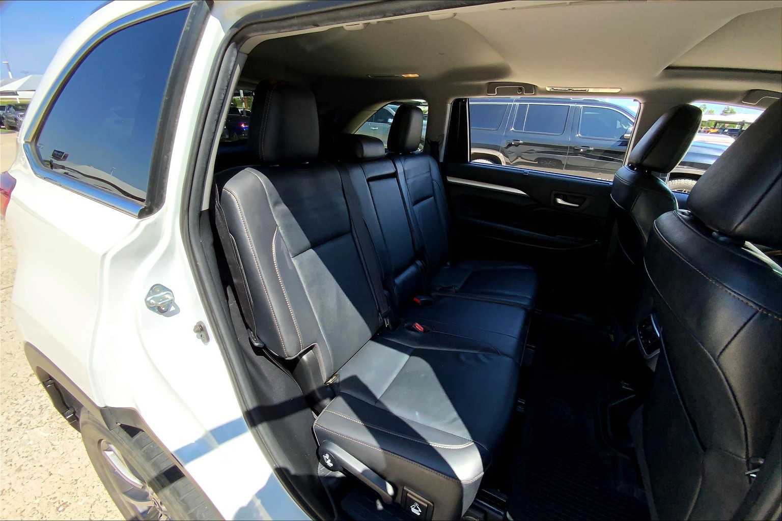 2019 Toyota Highlander XLE photo 19