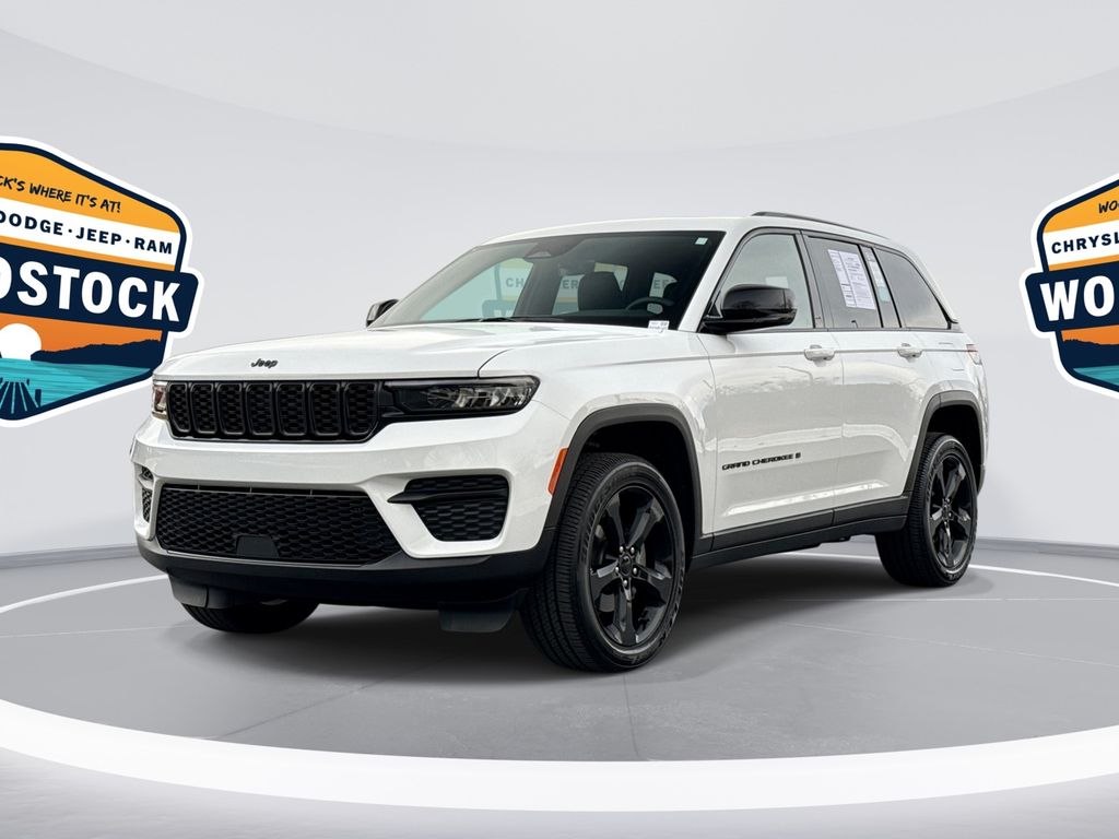 2025 Jeep Grand Cherokee Altitude's photo