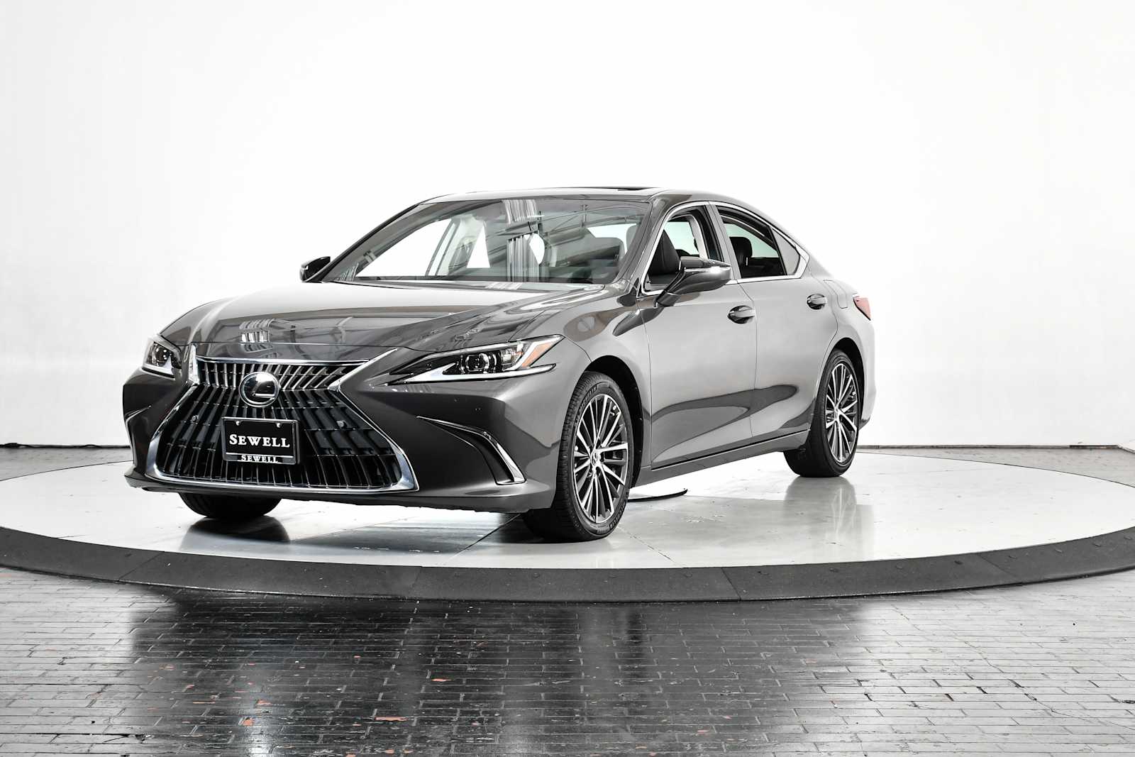 2023 Lexus ES 350's photo