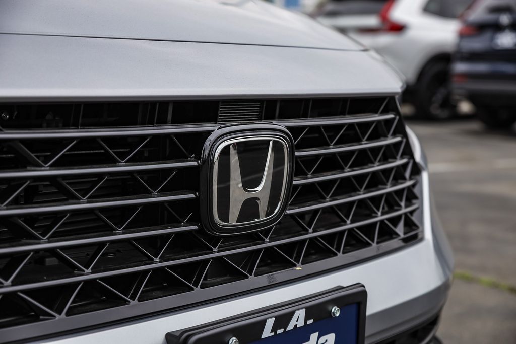2025 Honda Accord Hybrid Sport-L photo 2