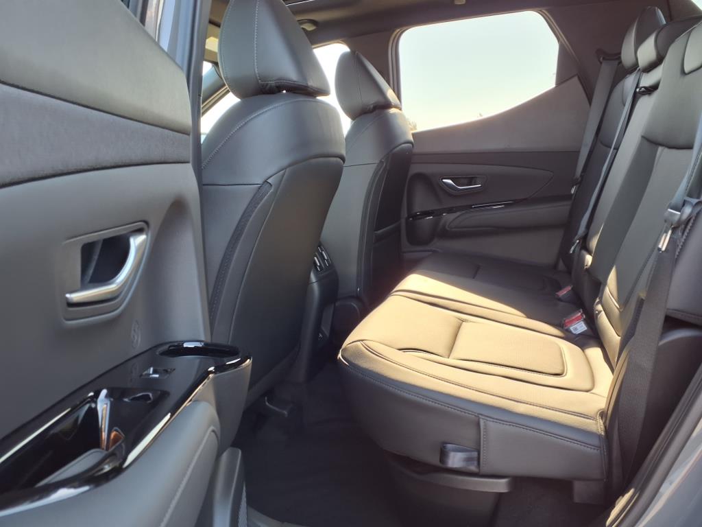 2025 Hyundai Santa Cruz SEL Activity photo 4