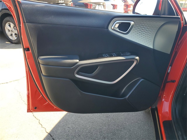 2023 Kia Soul LX photo 17