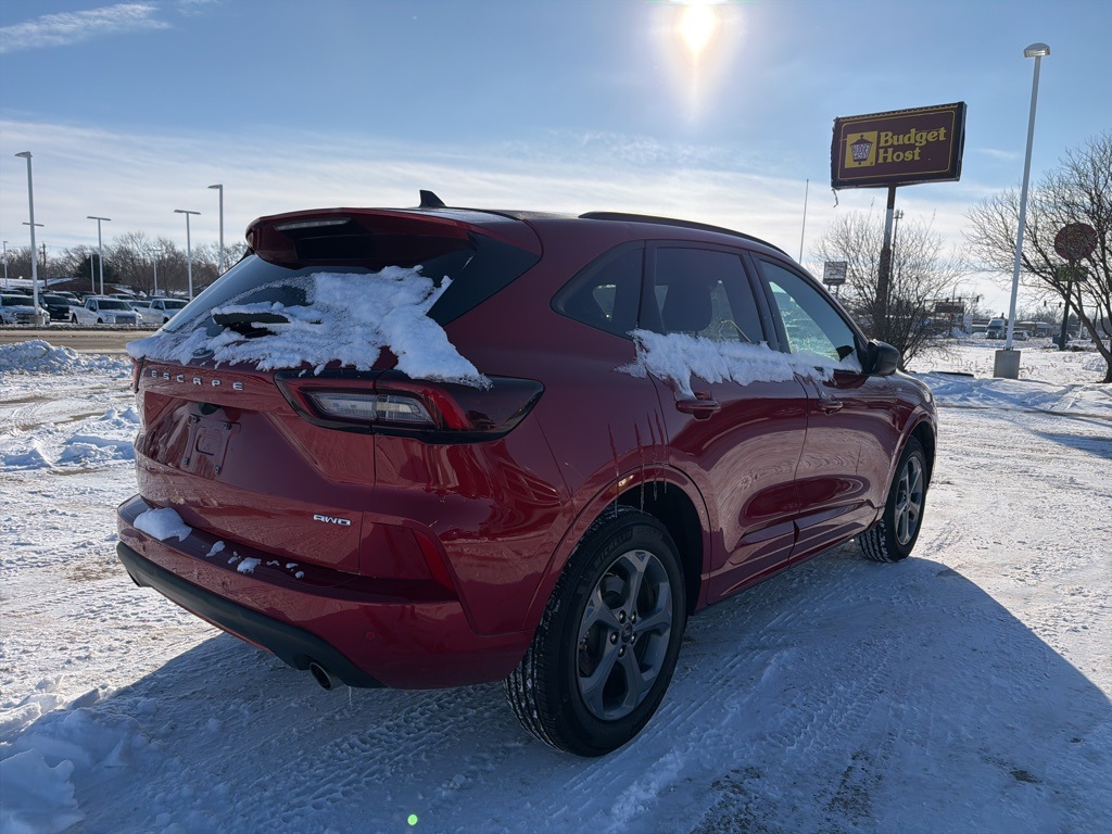 2024 Ford Escape ST-Line photo 2