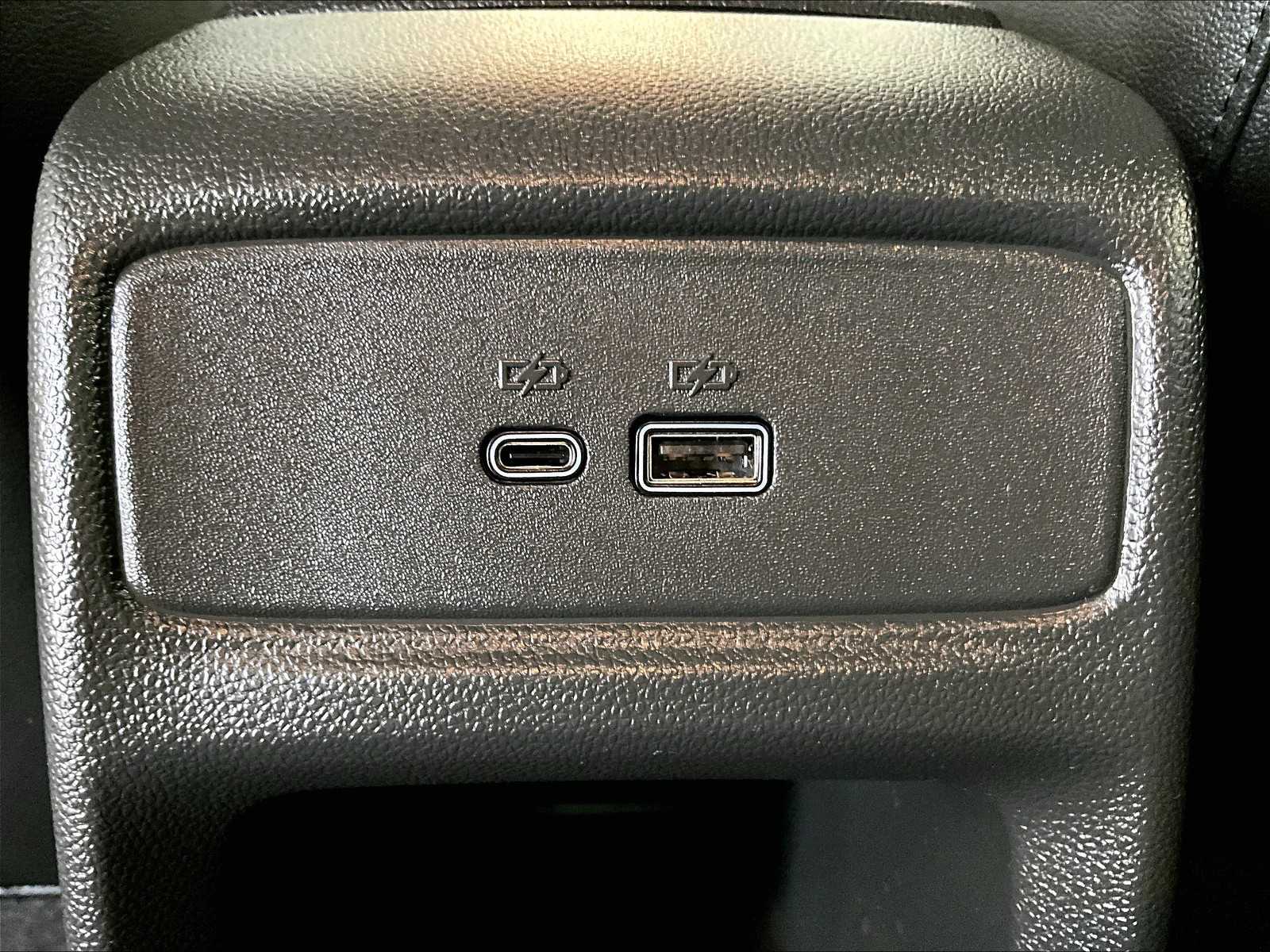 2025 Chevrolet Trax LT photo 27