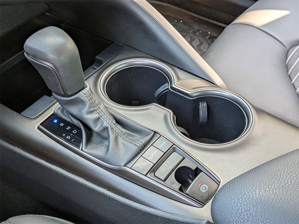 2023 Toyota Camry SE photo 15