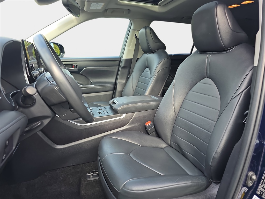 2024 Toyota Highlander XLE photo 15