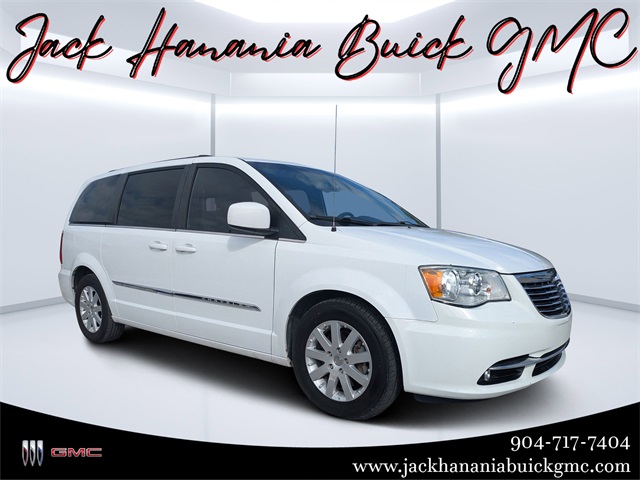 2014 Chrysler Town & Country Touring's photo