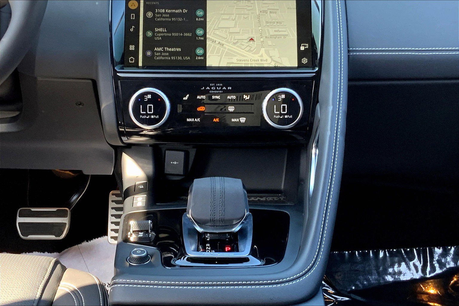 2024 Jaguar E-PACE R-Dynamic SE photo 31
