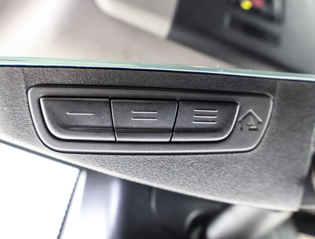 2023 Toyota Camry SE photo 10