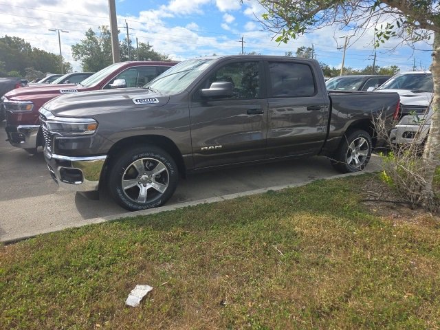 2025 Ram 1500 Tradesman photo 4