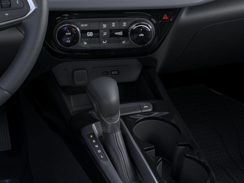 2025 Chevrolet Trax LT photo 17