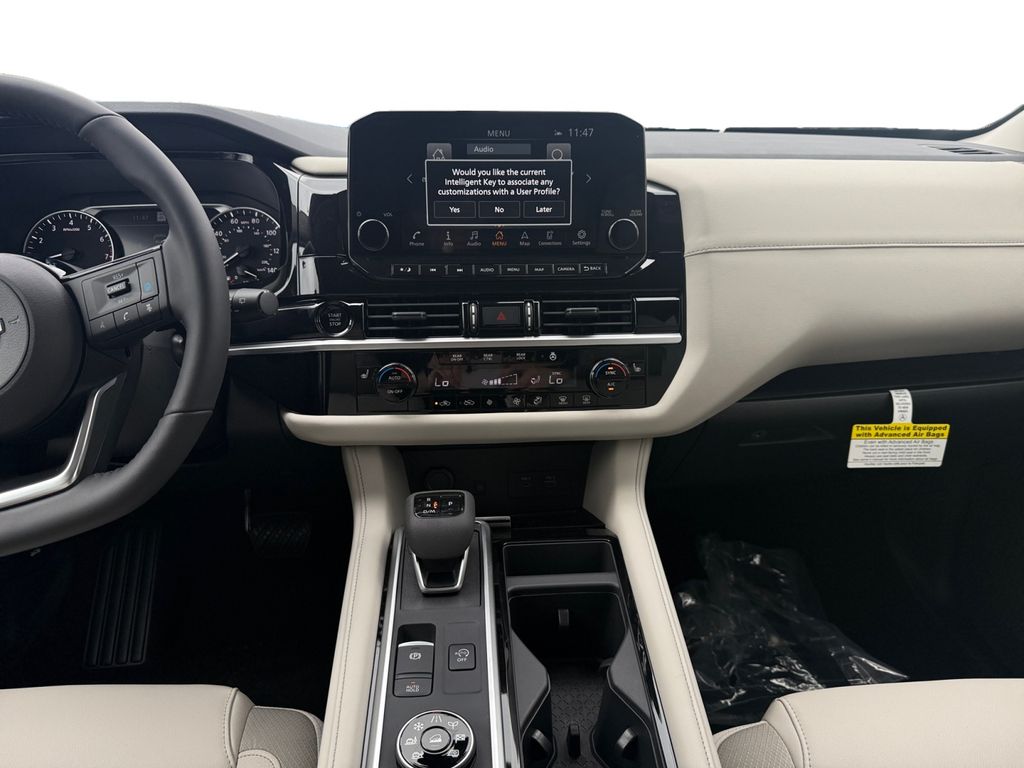 2025 Nissan Pathfinder SL photo 10