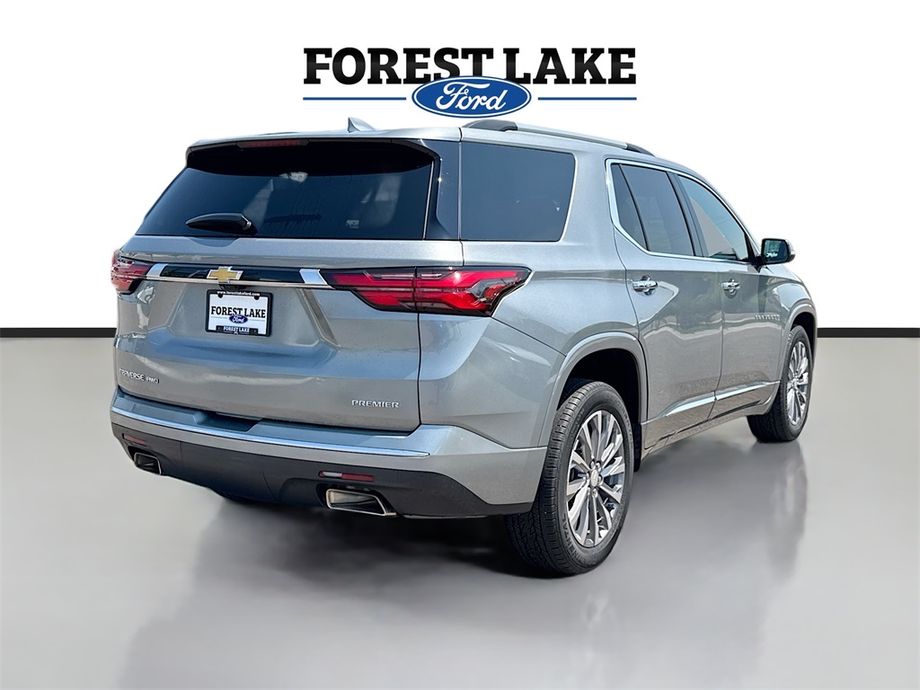 2023 Chevrolet Traverse Premier photo 2