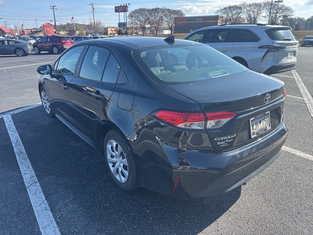 2023 Toyota Corolla LE photo 2